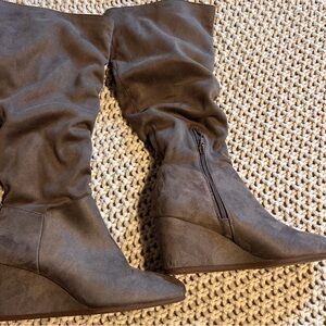 Women's Slouchy Wedge Boots - Gray